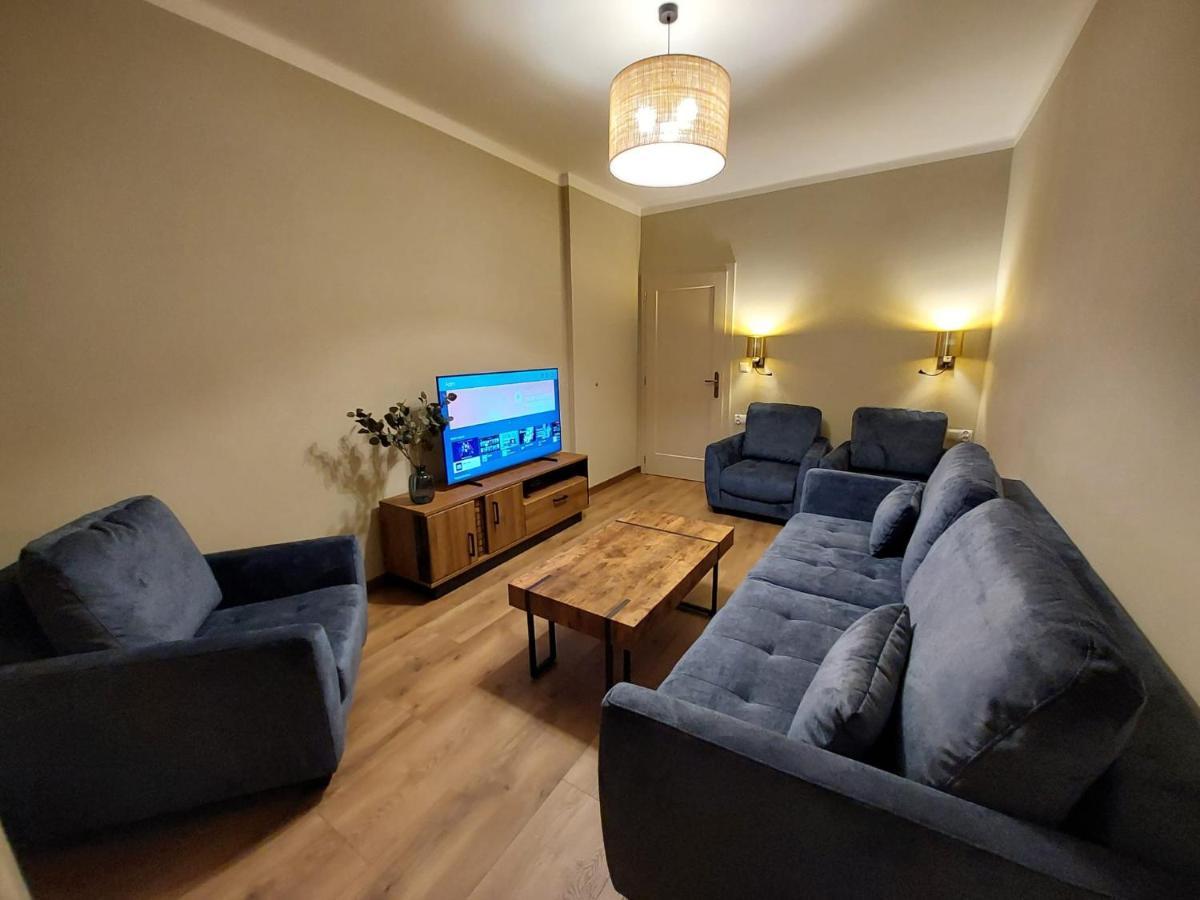 Spacious Two-Bedroom Apartment In The City Center Krakow Exterior photo