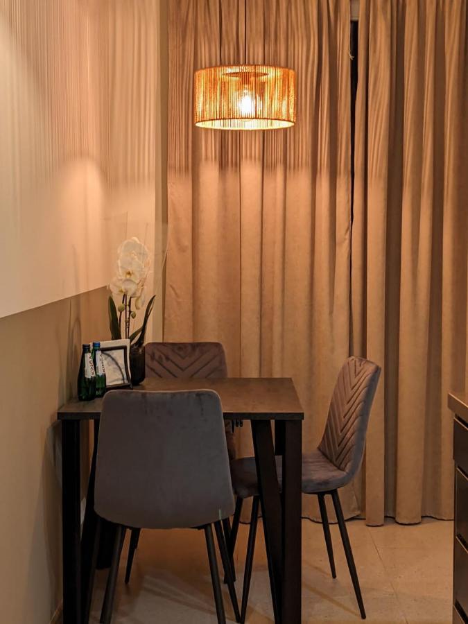 Spacious Two-Bedroom Apartment In The City Center Krakow Exterior photo