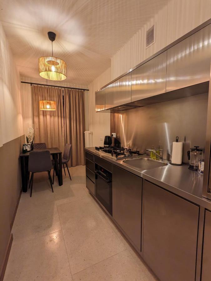 Spacious Two-Bedroom Apartment In The City Center Krakow Exterior photo